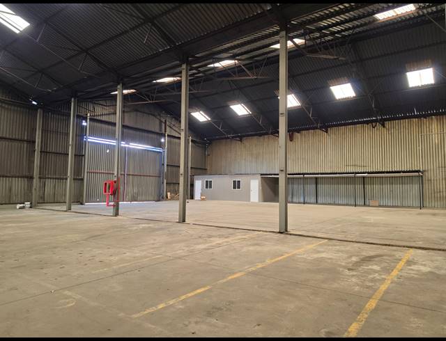 3,200M² WAREHOUSE TO LET IN GERMISTON SOUTH